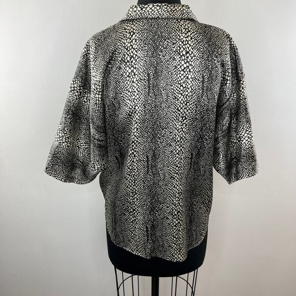 VINTAGE Happy Legs Black White Snakeskin Button-Up Boxy Short Sleeve Shirt M VTG - Picture 5 of 7